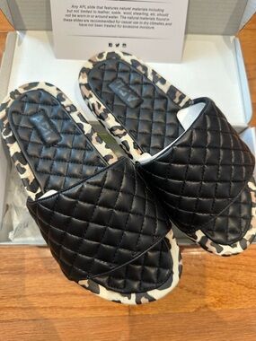 APL Women's Lusso Slide in Black with Leopard Accent